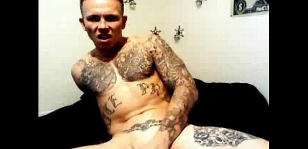  tattoed sexy guy smoking and verbal webcam show - sexyladcams.com